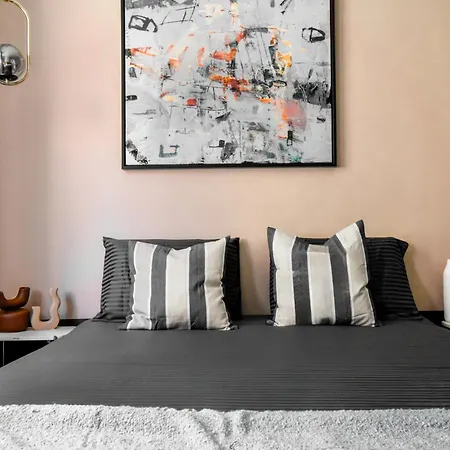 Duplex - Main Street Area - Ac - Netflix - Desk